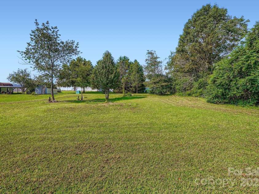 7785 Crestwood Drive, Kannapolis, NC 28081.  MLS# CAR4299268, YatesRealty ID 23589. 