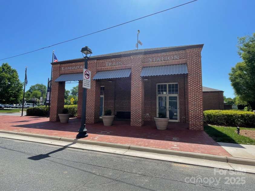 7785 Crestwood Drive, Kannapolis, NC 28081.  MLS# CAR4299268, YatesRealty ID 23589. 