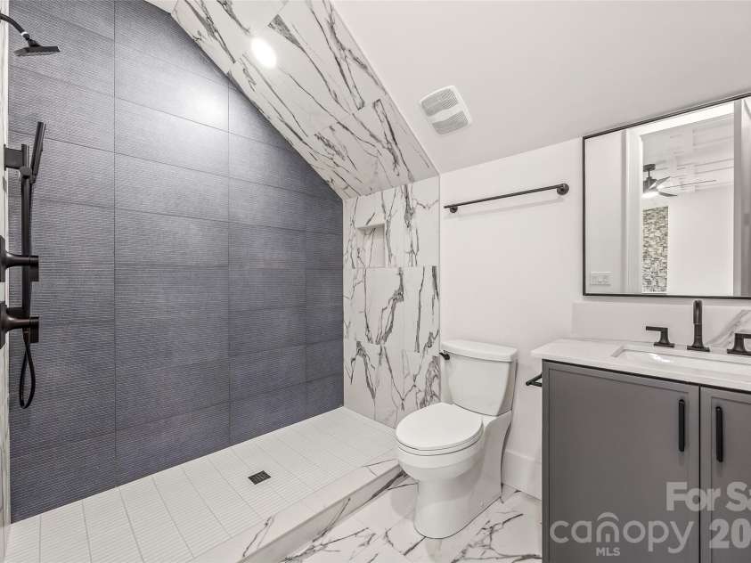 7109 Essington Drive, Charlotte, NC 28270.  MLS# CAR4353515, YatesRealty ID 23590. 3rd level bath