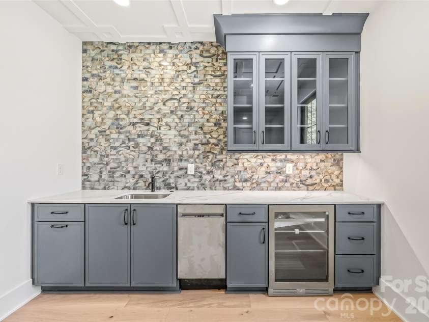 7109 Essington Drive, Charlotte, NC 28270.  MLS# CAR4353515, YatesRealty ID 23590. 