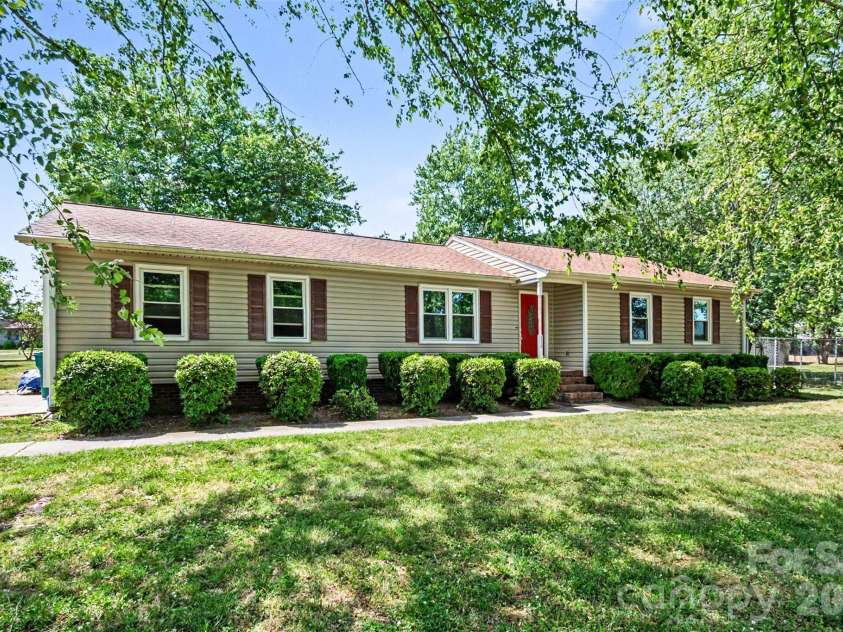118 Yost Farm Road, Salisbury, NC 28146.  MLS# CAR4382965, YatesRealty ID 23591. 