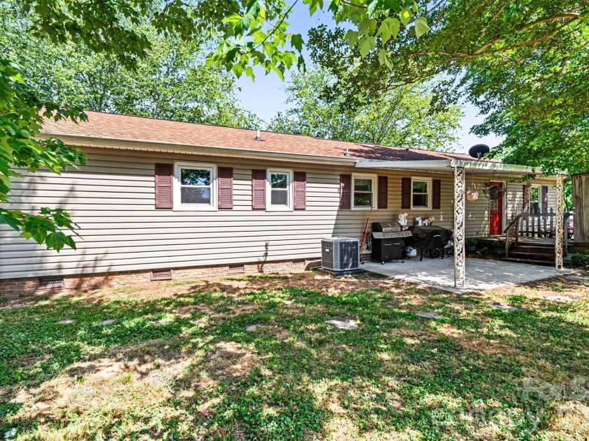 118 Yost Farm Road, Salisbury, NC 28146.  MLS# CAR4382965, YatesRealty ID 23591. 