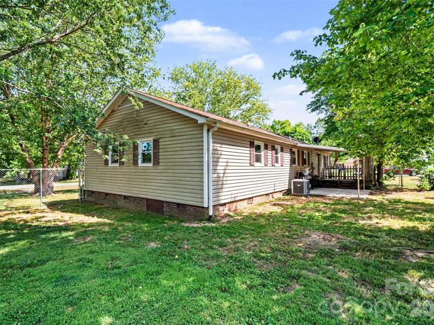 118 Yost Farm Road, Salisbury, NC 28146.  MLS# CAR4382965, YatesRealty ID 23591. 