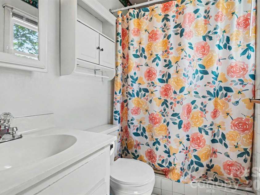 118 Yost Farm Road, Salisbury, NC 28146.  MLS# CAR4382965, YatesRealty ID 23591. Primary bathroom