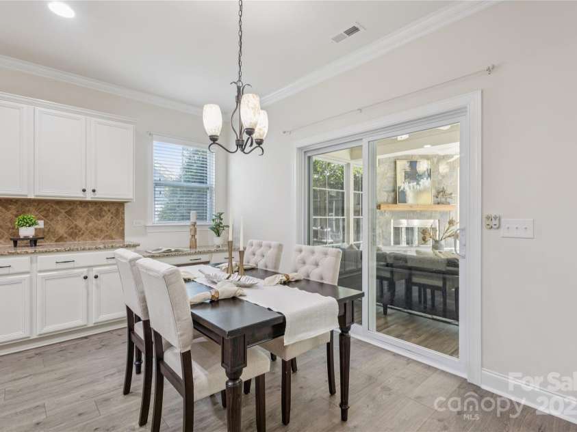 196 Hawks Creek Parkway, Fort Mill, SC 29708.  MLS# CAR4271545, YatesRealty ID 23591. Eat-in space with computer niche compliments the kitchen