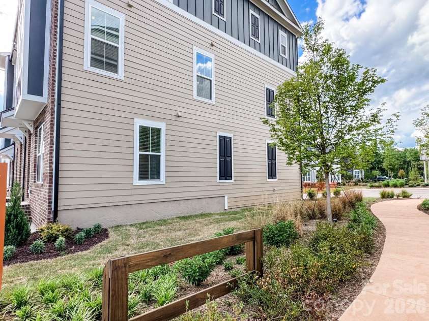 3102 Middle Street, Charlotte, NC 28278.  MLS# CAR4377232, YatesRealty ID 23592. Representative