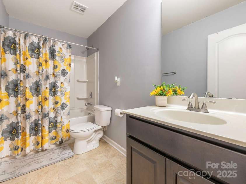 9123 Magnolia Lily Avenue, Charlotte, NC 28227.  MLS# CAR4272877, YatesRealty ID 23592. Bathroom 2