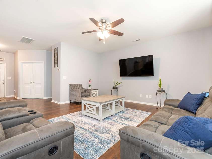 9123 Magnolia Lily Avenue, Charlotte, NC 28227.  MLS# CAR4272877, YatesRealty ID 23592. Living Room