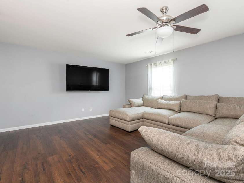 9123 Magnolia Lily Avenue, Charlotte, NC 28227.  MLS# CAR4272877, YatesRealty ID 23592. Upstairs loft landing