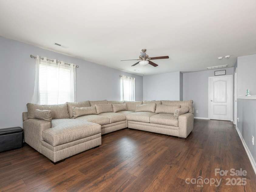 9123 Magnolia Lily Avenue, Charlotte, NC 28227.  MLS# CAR4272877, YatesRealty ID 23592. Upstairs Loft Landing