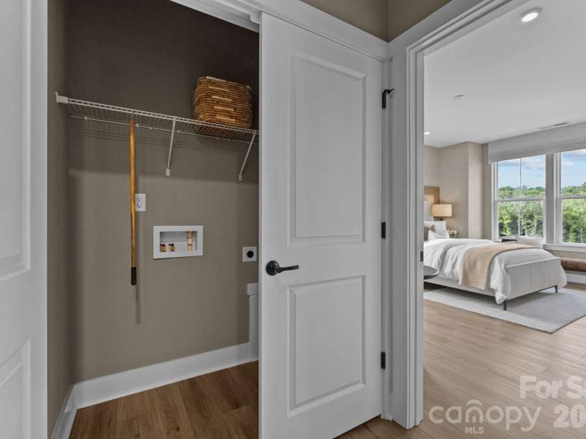 3126 Middle Street, Charlotte, NC 28278.  MLS# CAR4377322, YatesRealty ID 23593. Representative
