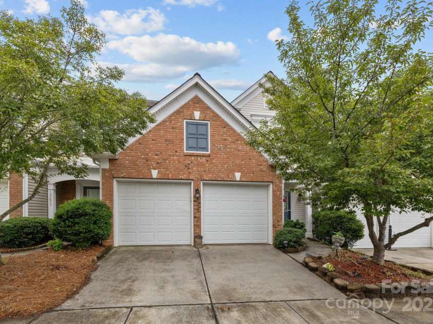 10207 Garmoyle Street, Charlotte, NC 28277.  MLS# CAR4260352, YatesRealty ID 23594. 