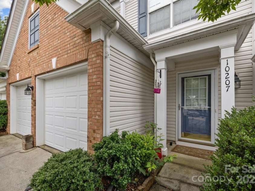 10207 Garmoyle Street, Charlotte, NC 28277.  MLS# CAR4260352, YatesRealty ID 23594. 