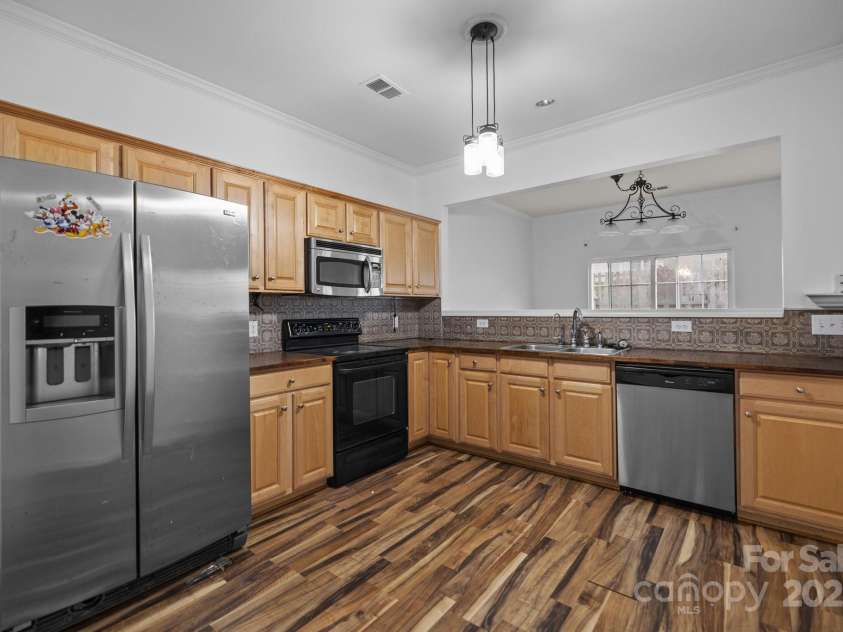 10207 Garmoyle Street, Charlotte, NC 28277.  MLS# CAR4260352, YatesRealty ID 23594. 