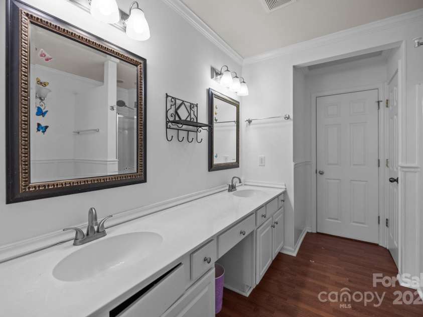 10207 Garmoyle Street, Charlotte, NC 28277.  MLS# CAR4260352, YatesRealty ID 23594. 