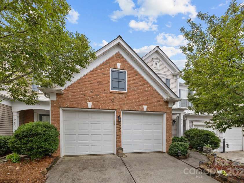10207 Garmoyle Street, Charlotte, NC 28277.  MLS# CAR4260352, YatesRealty ID 23594. 