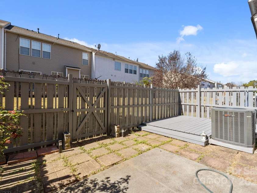 10207 Garmoyle Street, Charlotte, NC 28277.  MLS# CAR4260352, YatesRealty ID 23594. 