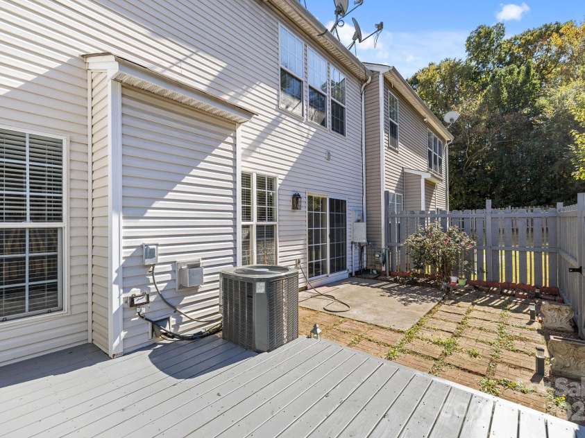 10207 Garmoyle Street, Charlotte, NC 28277.  MLS# CAR4260352, YatesRealty ID 23594. 