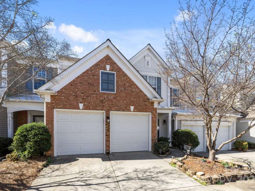10207 Garmoyle Street, Charlotte, NC 28277.  MLS# CAR4260352, YatesRealty ID 23594. 