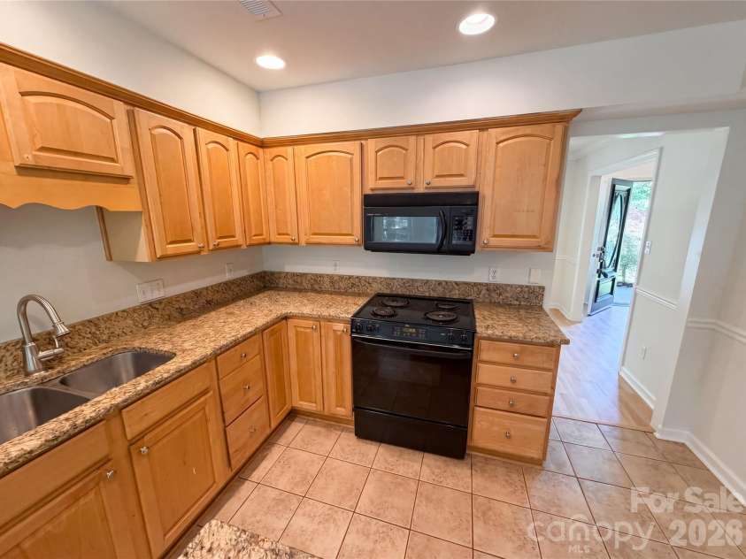118 Withershinn Drive, Charlotte, NC 28262.  MLS# CAR4383162, YatesRealty ID 23594. 