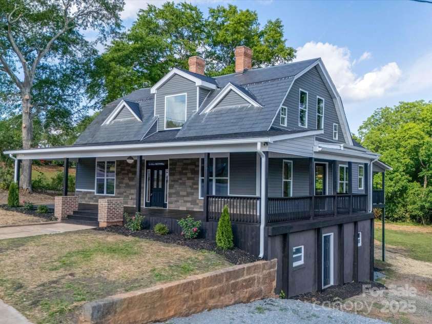 217 Green Street, Wadesboro, NC 28170.  MLS# CAR4248948, YatesRealty ID 23595. 