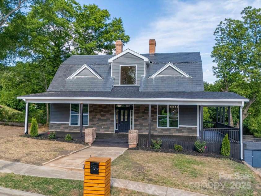 217 Green Street, Wadesboro, NC 28170.  MLS# CAR4248948, YatesRealty ID 23595. 