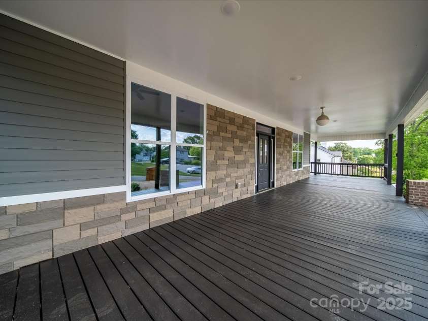 217 Green Street, Wadesboro, NC 28170.  MLS# CAR4248948, YatesRealty ID 23595. 