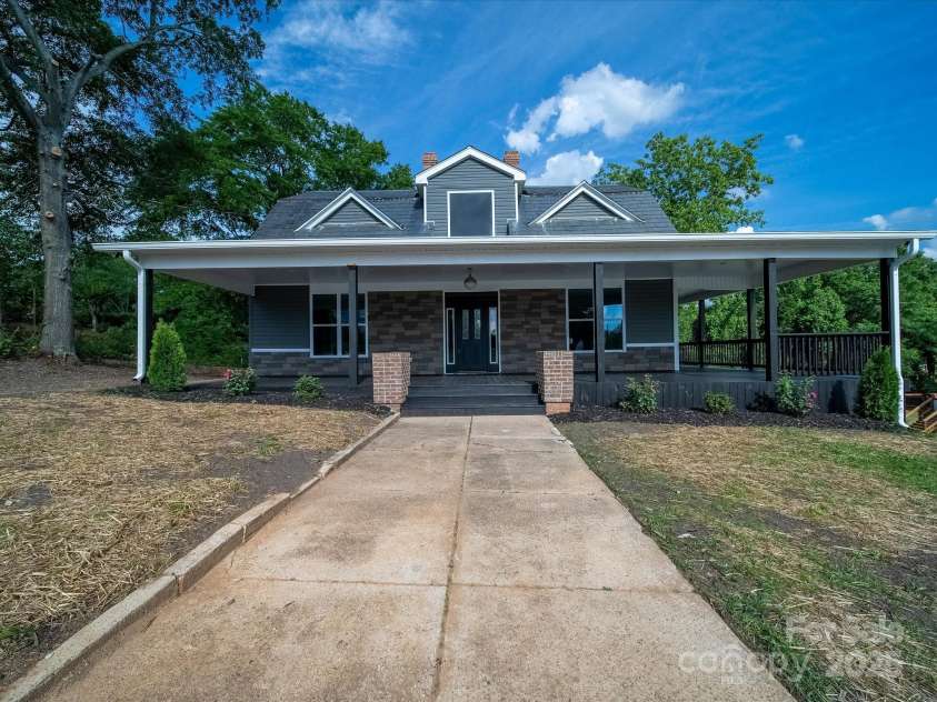 217 Green Street, Wadesboro, NC 28170.  MLS# CAR4248948, YatesRealty ID 23595. 