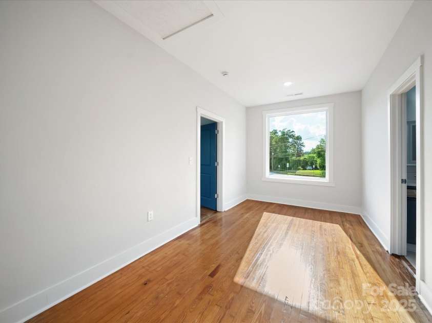 217 Green Street, Wadesboro, NC 28170.  MLS# CAR4248948, YatesRealty ID 23595. Up Stairs Hall, Picture Veiw