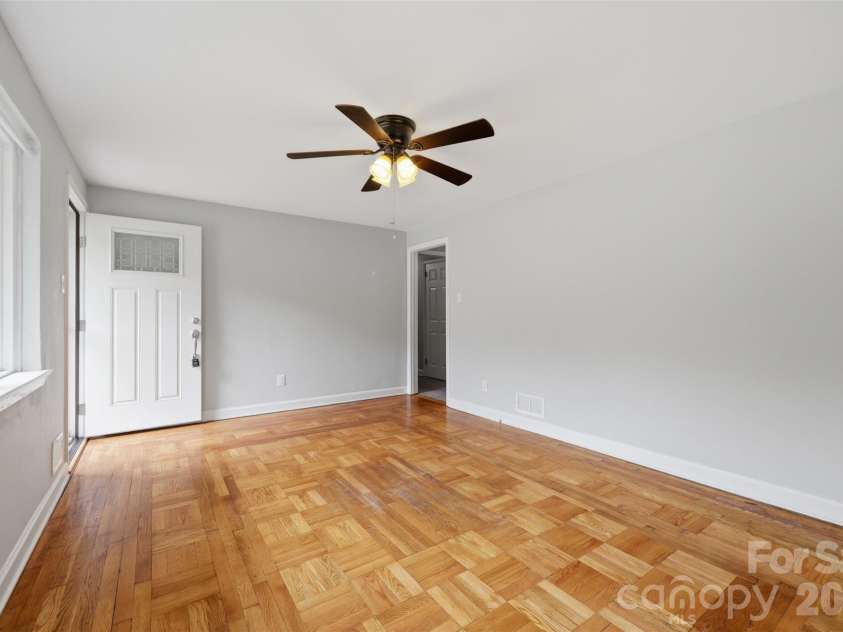 88 36th Street, Hickory, NC 28601.  MLS# CAR4373038, YatesRealty ID 23595. 