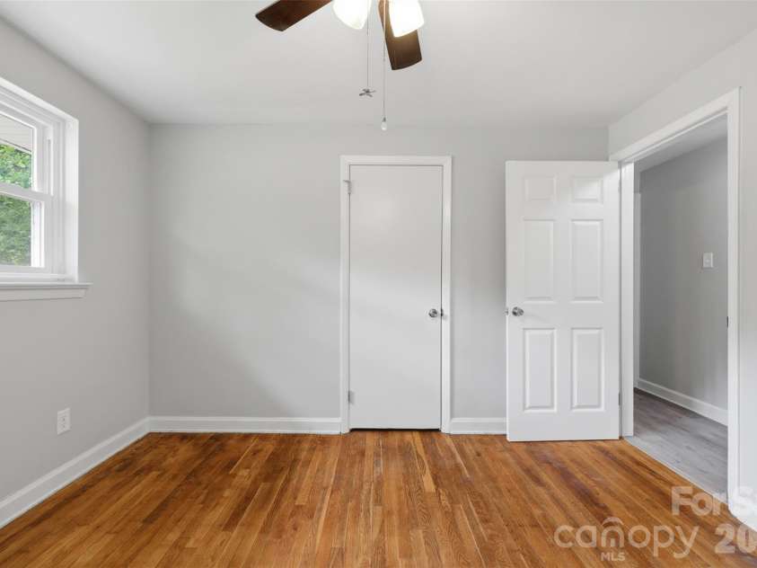 88 36th Street, Hickory, NC 28601.  MLS# CAR4373038, YatesRealty ID 23595. 
