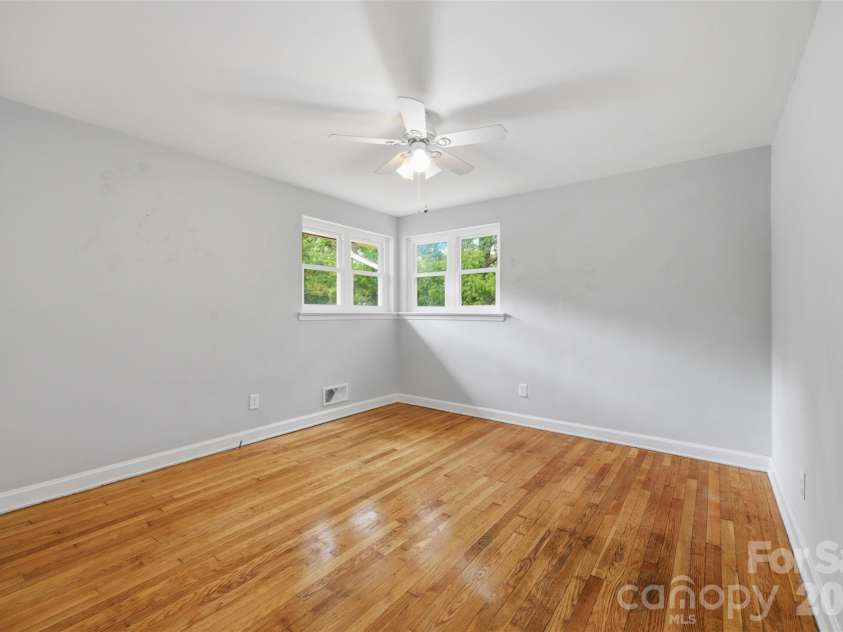 88 36th Street, Hickory, NC 28601.  MLS# CAR4373038, YatesRealty ID 23595. 