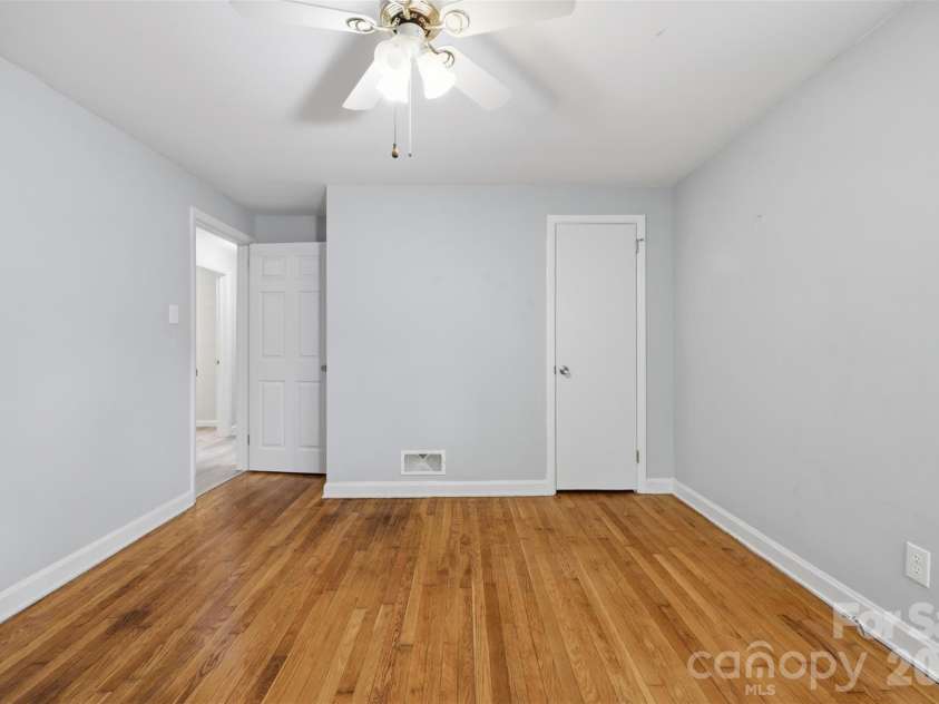 88 36th Street, Hickory, NC 28601.  MLS# CAR4373038, YatesRealty ID 23595. 