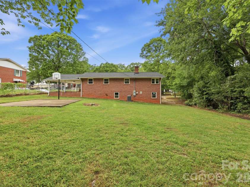 88 36th Street, Hickory, NC 28601.  MLS# CAR4373038, YatesRealty ID 23595. 