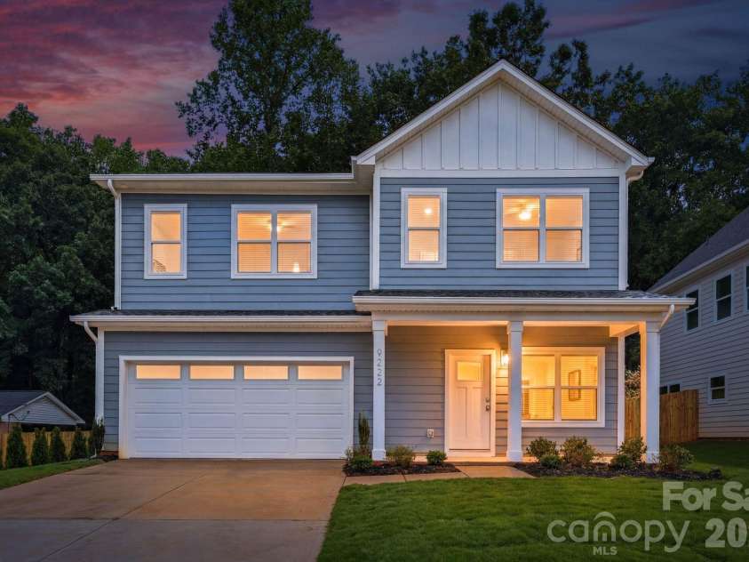 9222 Pinenoll Lane, Charlotte, NC 28215.  MLS# CAR4376758, YatesRealty ID 23596. 