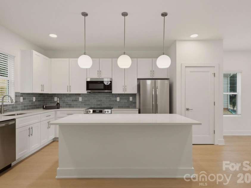 9222 Pinenoll Lane, Charlotte, NC 28215.  MLS# CAR4376758, YatesRealty ID 23596. 