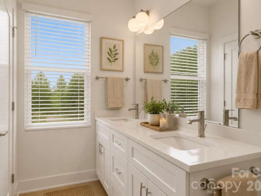 9222 Pinenoll Lane, Charlotte, NC 28215.  MLS# CAR4376758, YatesRealty ID 23596. 