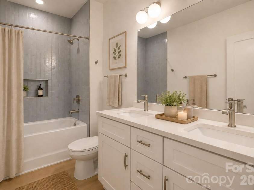 9222 Pinenoll Lane, Charlotte, NC 28215.  MLS# CAR4376758, YatesRealty ID 23596. 