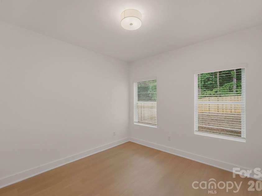 9222 Pinenoll Lane, Charlotte, NC 28215.  MLS# CAR4376758, YatesRealty ID 23596. Office on main