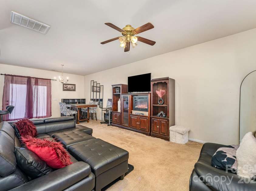 1825 Stroud Park Court, Charlotte, NC 28206.  MLS# CAR4267366, YatesRealty ID 23597. 