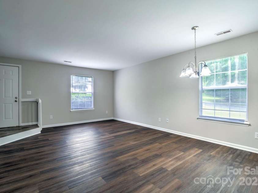 3919 Briarhill Drive, Charlotte, NC 28215.  MLS# CAR4274558, YatesRealty ID 23599. 