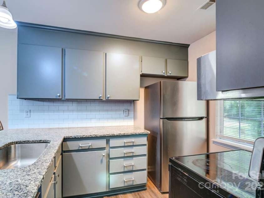 3919 Briarhill Drive, Charlotte, NC 28215.  MLS# CAR4274558, YatesRealty ID 23599. 