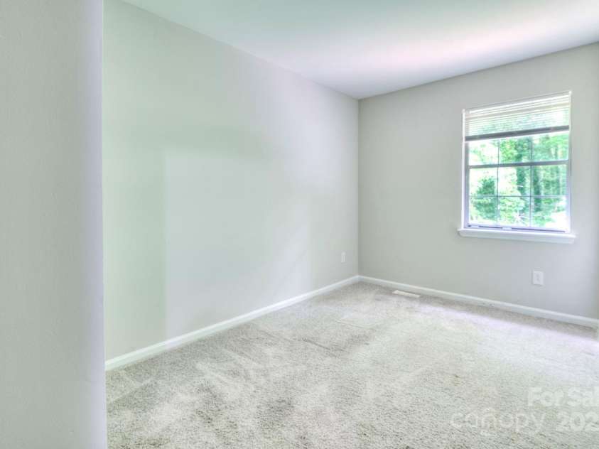 3919 Briarhill Drive, Charlotte, NC 28215.  MLS# CAR4274558, YatesRealty ID 23599. 