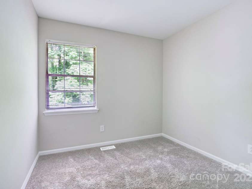 3919 Briarhill Drive, Charlotte, NC 28215.  MLS# CAR4274558, YatesRealty ID 23599. 