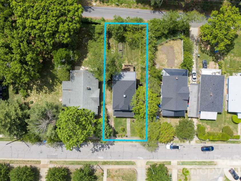 55 Walton Street, Asheville, NC 28801.  MLS# CAR4370151, YatesRealty ID 23599. 
