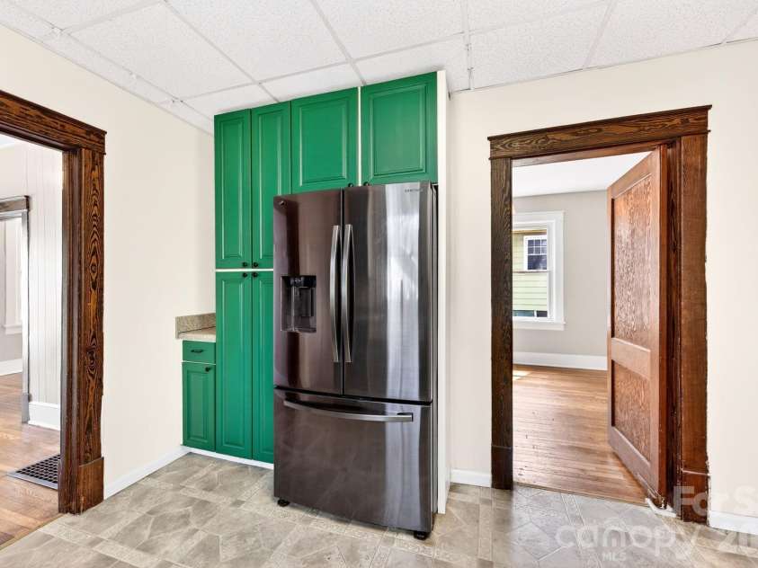 55 Walton Street, Asheville, NC 28801.  MLS# CAR4370151, YatesRealty ID 23599. 