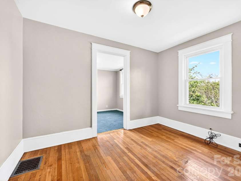 55 Walton Street, Asheville, NC 28801.  MLS# CAR4370151, YatesRealty ID 23599. 