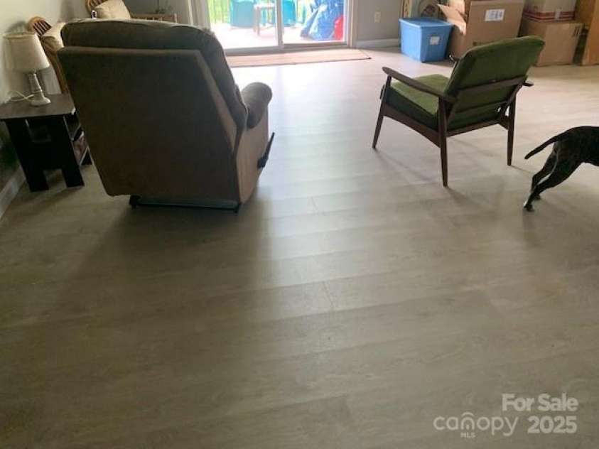 1474 HOLIDAY Drive, Hendersonville, NC 28739.  MLS# CAR4242849, YatesRealty ID 236. Check out the newer floors, paint, much more