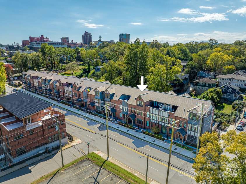 233 Broadway Street, Asheville, NC 28801.  MLS# CAR4314107, YatesRealty ID 236. 