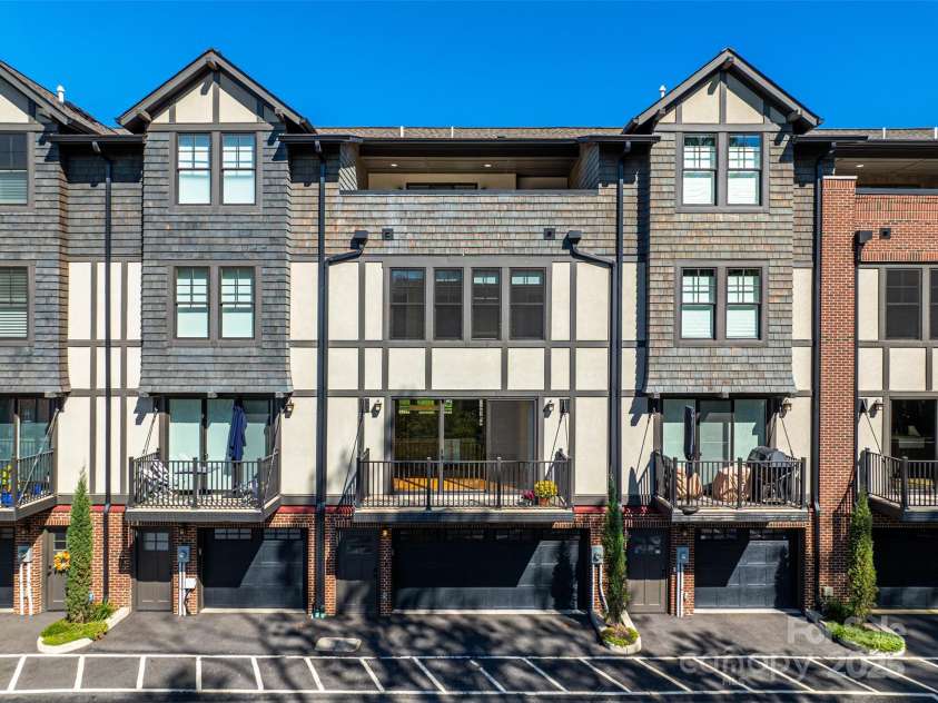 233 Broadway Street, Asheville, NC 28801.  MLS# CAR4314107, YatesRealty ID 236. 